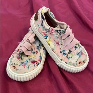 Shabby Chic Blowfish floral sneakers SZ  7